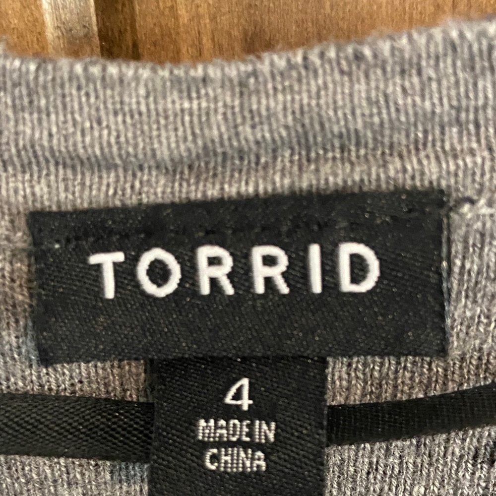 Torrid Gray Floral Cardigan - Picture 2 of 7